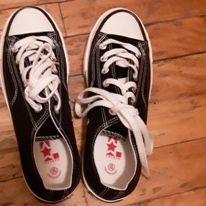 New four season canvas shoe